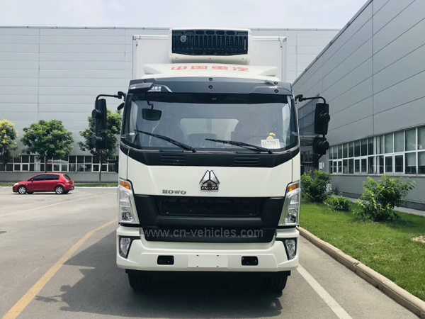 Sinotruck Howo  Man Engine 10-15 Ton -5 Degree to -15 Degree Refrigerator / Freezer Vehicles For Sales