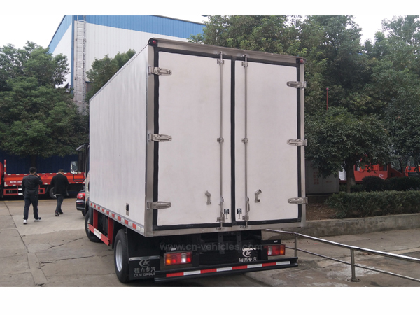 Sinotruk HOWO 5Ton to 30 Ton Freezer Refrigerated Fridge Van Truck For Transport
