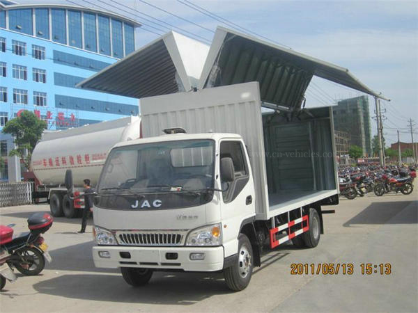 China Euro4 5tons JAC Hydraulic Open Type Wing Van Truck