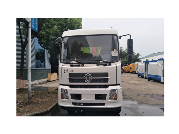 5 Tons Dongfeng Hook on Garbage Truck for Sales