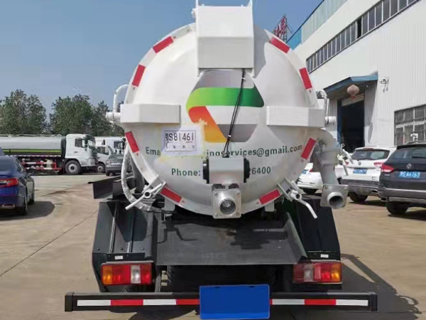 HOWO Rhd 5cbm Light Duty Sewage Tank Vacuum Truck
