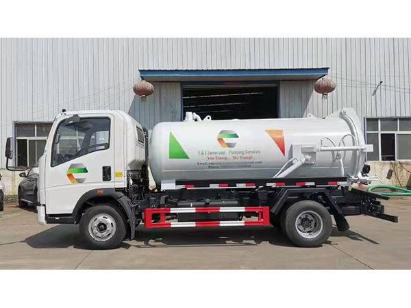 HOWO Rhd 5cbm Light Duty Sewage Tank Vacuum Truck