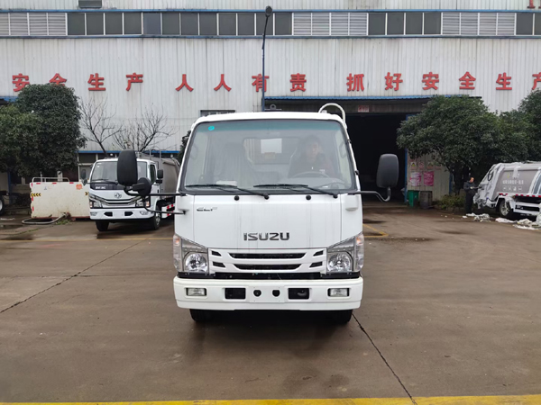 Japan Brand Isuzu ELF 190hp 700P 600P 5m3 5Ton Compactor Garbage Truck For Sale
