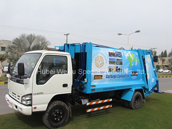Isuzu 4cbm and 7cbm Garbage Compactor Truck for Sale