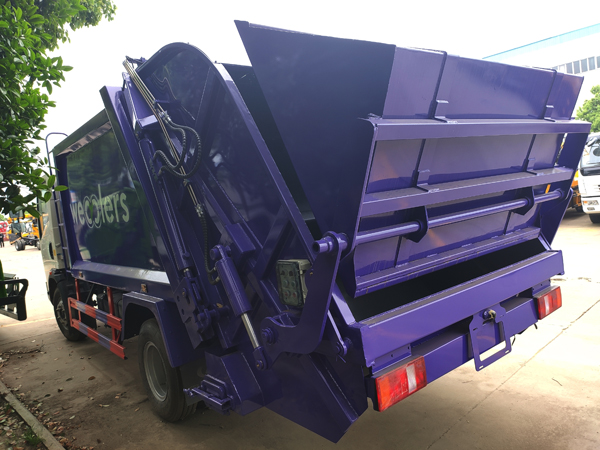 Sinotruck HOWO 8CBM RHD Garbage Compactor Truck Compressed Waste Truck with Chaochai Engine