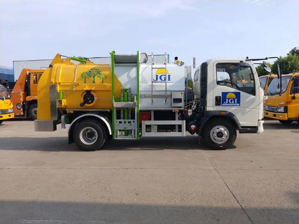 Sinotruck howo 5cbm Side Loading Kitchen Food Waste Garbage Truck