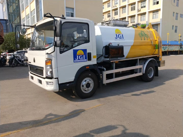 Sinotruck howo 5cbm Side Loading Kitchen Food Waste Garbage Truck