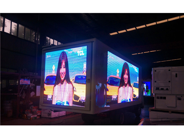 Outdoor 3 Sides LED Display Box Mobile LED Screen Wall for Sale in The United State