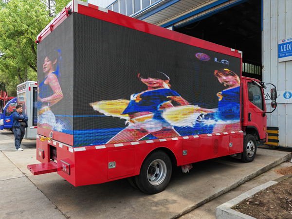 Forland Full Color P5 led mobile Digital Billboard Advertising Media Truck picture