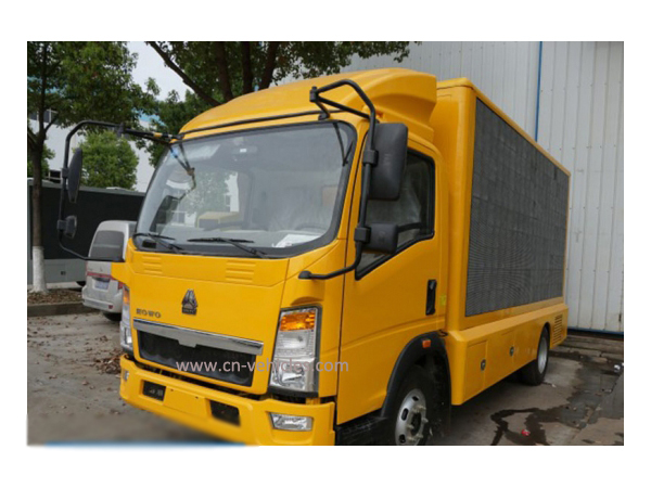 HOWO High Definition LED Advertising Vehicle with Scrolling Light
