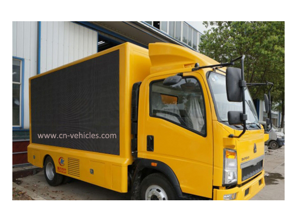 HOWO High Definition LED Advertising Vehicle with Scrolling Light