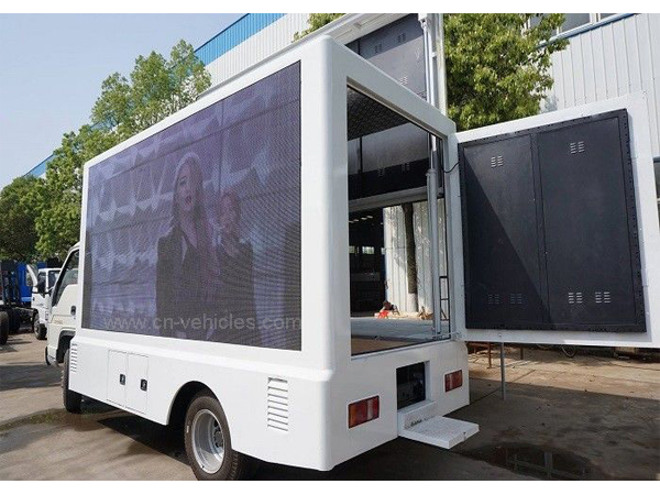 ISUZU Outdoor Digital Advertising Billboard Truck With P6 LED Display Screen
