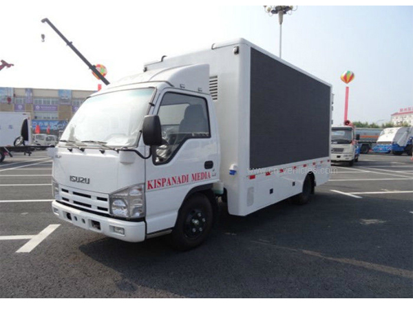 ISUZU Outdoor Digital Advertising Billboard Truck With P6 LED Display Screen