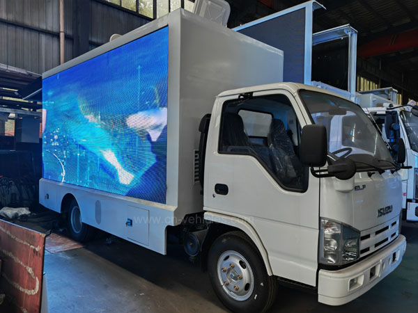  ISUZU ELF Npr Outdoor Mobile Display Full Screen Led Advertising Truck 
