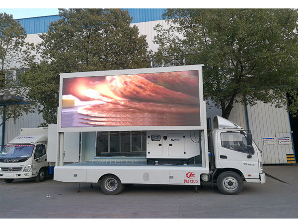 P6 Scrolling Billboard Truck , Led Wall Truck For Products Promotion