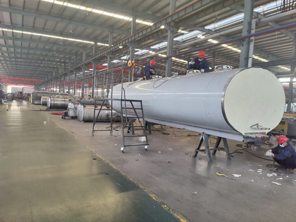 Stainless steel Tanker Manufacture in China 
