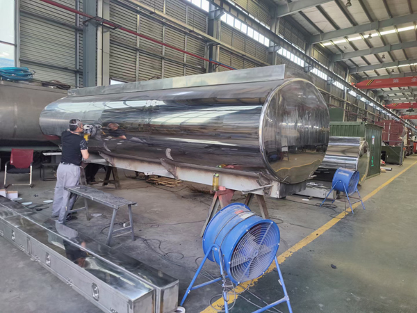 Stainless steel Tanker Manufacture in China 