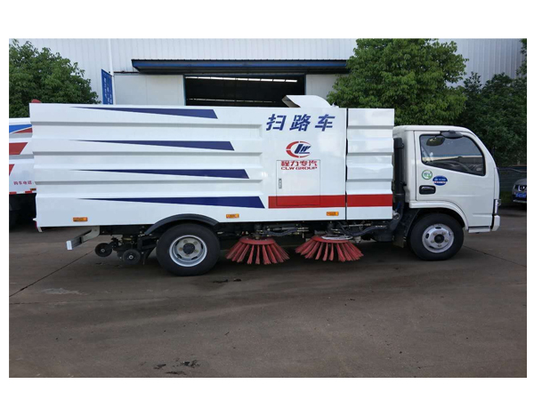 4000L Dongfeng Sweeper Truck Cleaning Road Vacuum Road Dust Suction Truck for Sale