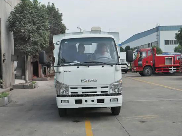 ISUZU 5m3 Stainless Steel Tanker Vacuum Sweeper Truck for Air Port Cleaning