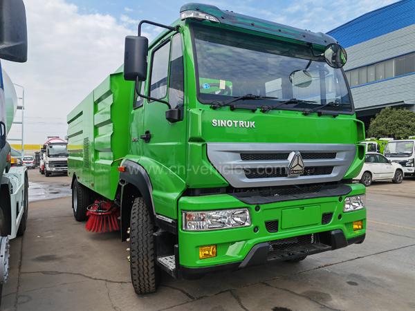 Sinotruck HOWO RHD Diesel Road Garbage Vacuum Sweeper Street Suction Truck