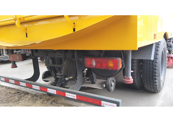 Dongfeng Road Street Sweeper Truck Road Sweeper Machine for Sales