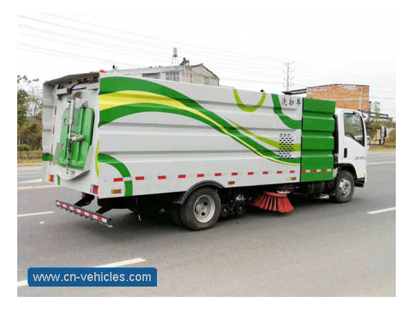 ISUZU 700P Multi Function Road Washing And Sweeping Truck
