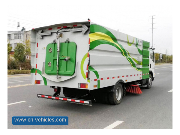 ISUZU 700P Multi Function Road Washing And Sweeping Truck