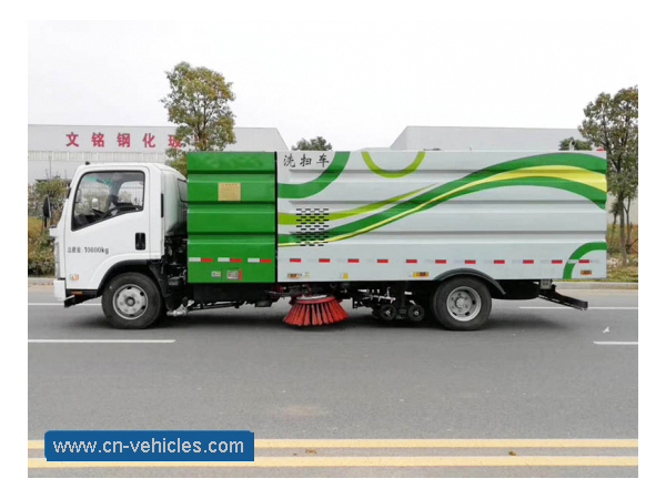 ISUZU 700P Multi Function Road Washing And Sweeping Truck
