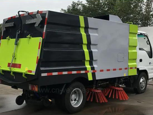 ISUZU 5.5cbm 75hp Diesel Small Street Sweeper Truck For Cleaning Road