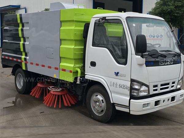 ISUZU 5.5cbm 75hp Diesel Small Street Sweeper Truck For Cleaning Road