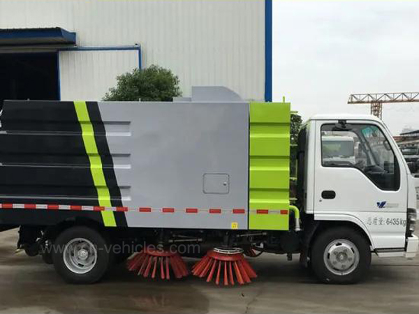 ISUZU 5.5cbm 75hp Diesel Small Street Sweeper Truck For Cleaning Road