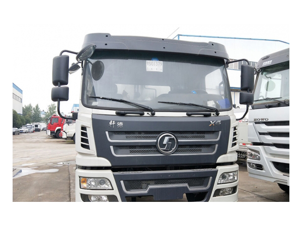 SHACMAN 4x2 Synchronous Chip Seal Spreader Truck