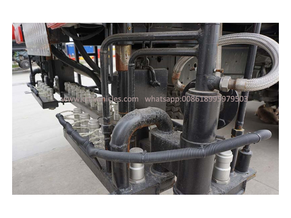 HOWO 10 Ton Intelligent Asphalt Distribution Truck