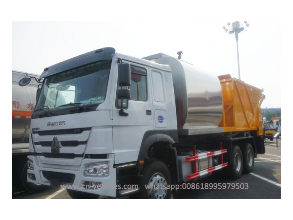 HOWO 6X4 Synchronous Chip Sealer Truck with 8cbm Asphalt Tank 12cbm Chip Bucket