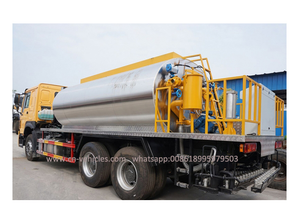 HOWO 15 Ton Intelligent Asphalt Distributor Truck