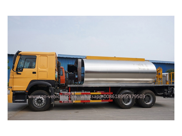 HOWO 15 Ton Intelligent Asphalt Distributor Truck