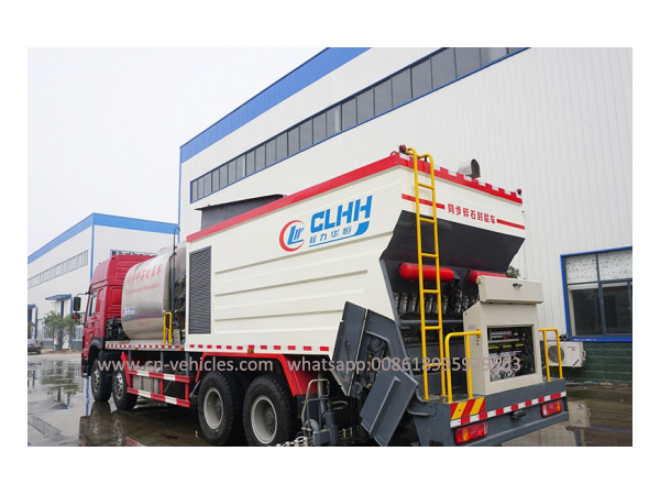 HOWO 23cbm Synchronous Chip Sealer Truck for Sales