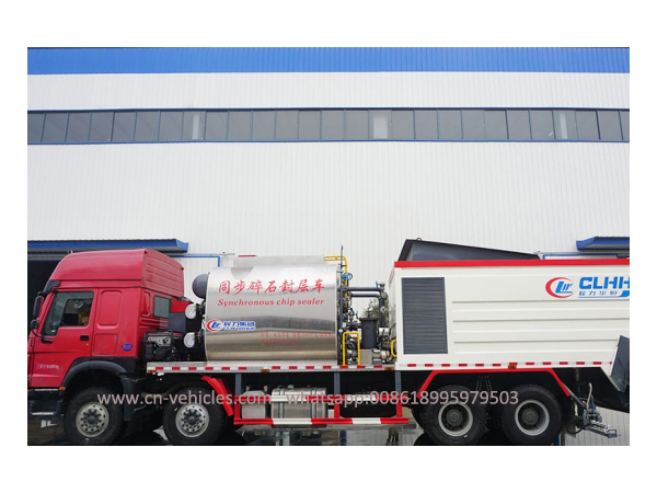 HOWO 23cbm Synchronous Chip Sealer Truck for Sales