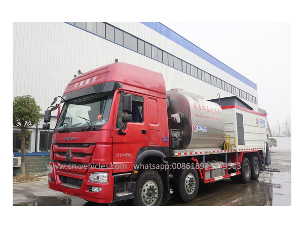 HOWO 23cbm Synchronous Chip Sealer Truck for Sales