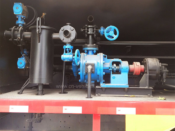 Sinotruck howo 10 tyre 8cbm Slurry Seal Coat Truck For Sales