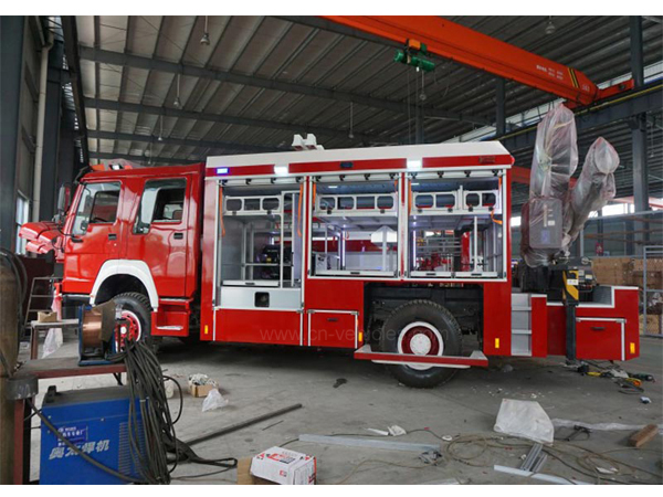 Fire Rescue Truck With 10 Ton Xcmg Crane