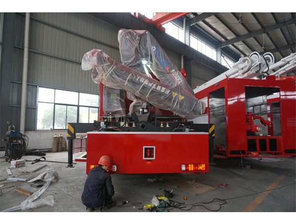 Fire Rescue Truck With 10 Ton Xcmg Crane