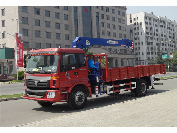 5 Ton Dongfeng Dump Truck With a Crane