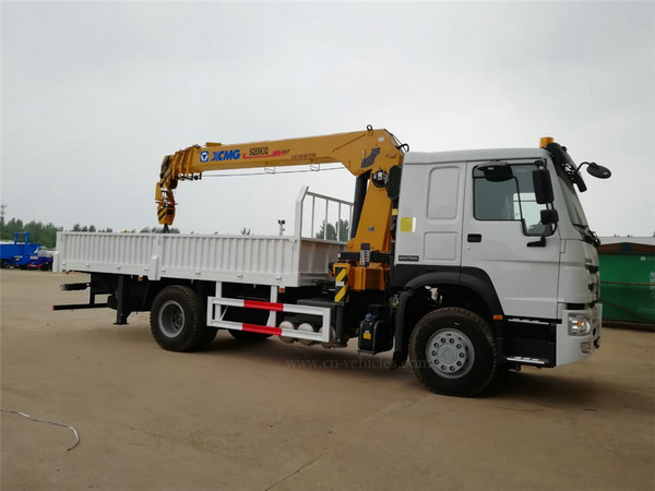 chinese factory sale new right hand drive sinotruk howo boom crane truck 8ton