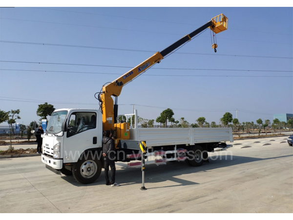 Isuzu 600p 700p 4tons 5tons 6.3tons 7tons 8tons Crane Truck Mounted XCMG Crane