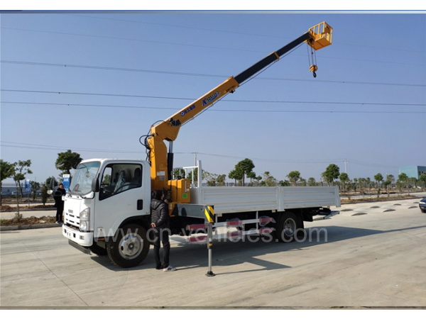 Isuzu 600p 700p 4tons 5tons 6.3tons 7tons 8tons Crane Truck Mounted XCMG Crane