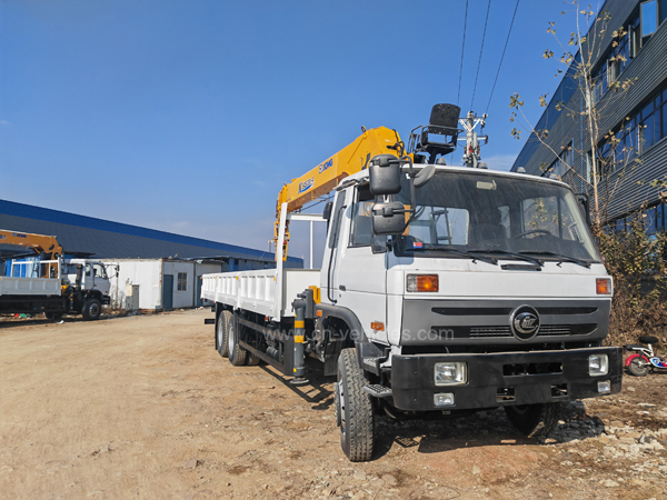 12 Tons Truck Mounted Straight 4 Arm Telescopic Crane China CLW 10 Wheels Hoisting Truck with Cranes