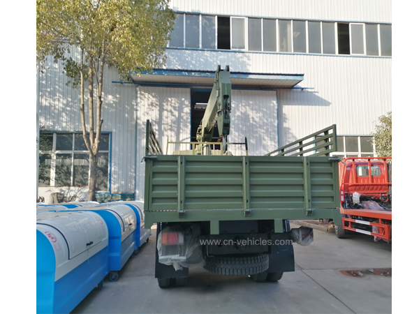 Chengli Factory Export Dongfeng DFAC Truck Mountd 4 Ton Straight Crane for Army with Lorry