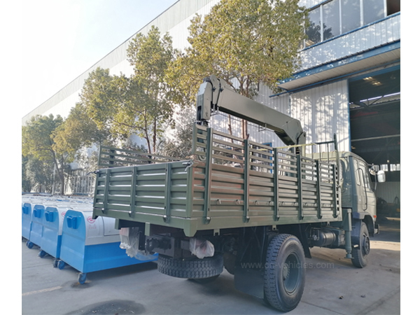 Chengli Factory Export Dongfeng DFAC Truck Mountd 4 Ton Straight Crane for Army with Lorry