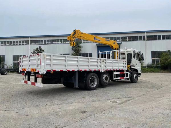 Dongfeng Kr XCMG 6.3tons Hydraulic Telescopic Boom Mounted Crane Cargo Lift Axle Truck